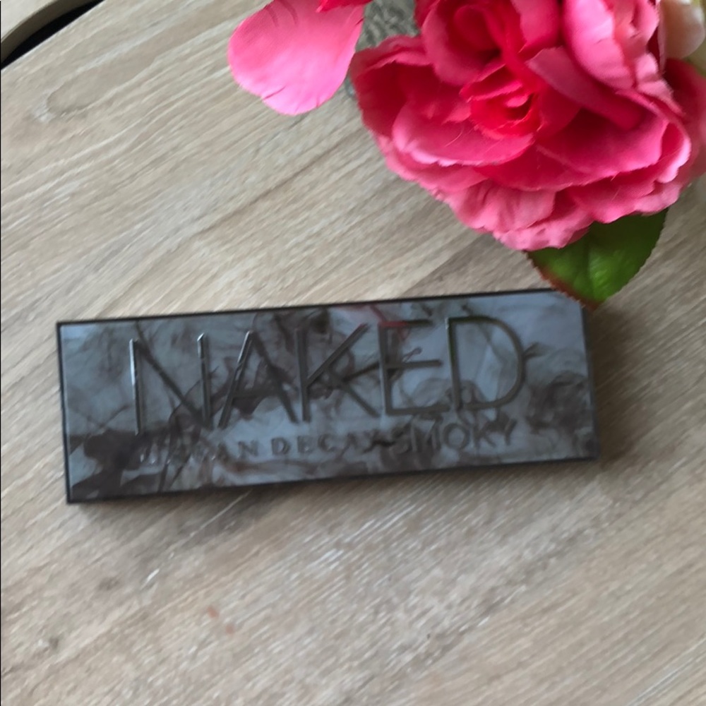 Authentic Urban Decay Naked Smoky Pallette